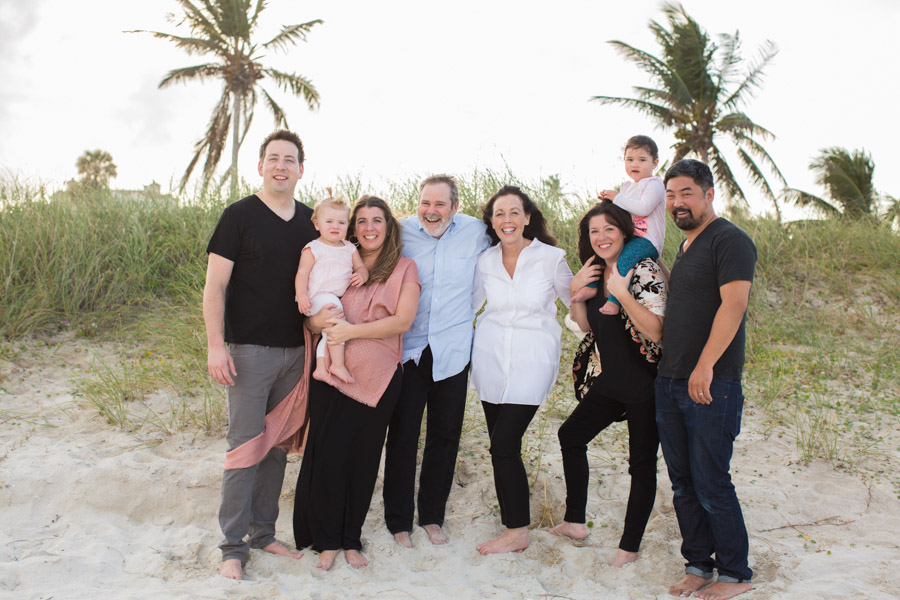 south-pointe-park-extended-family-photo-session