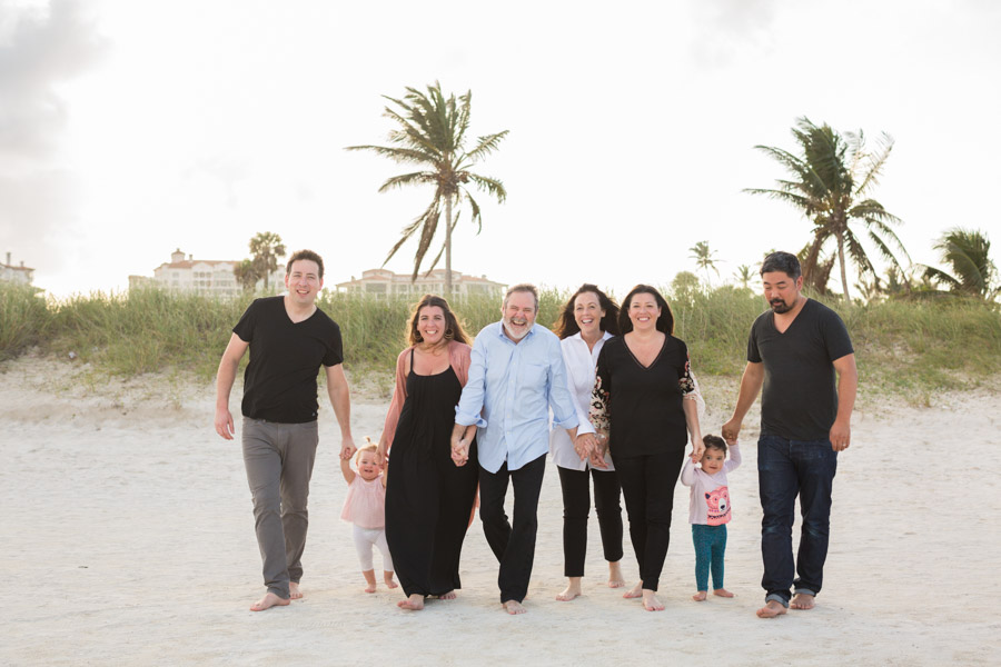 south-pointe-park-extended-family-photo-session