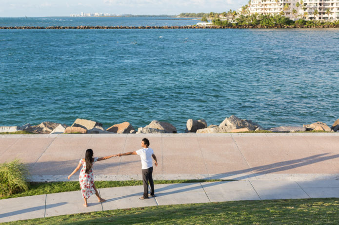 South Pointe Park Couple Sunrise Photo Shoot