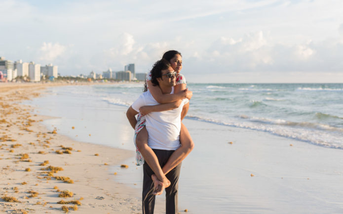 South Pointe Park Couple Sunrise Photo Shoot