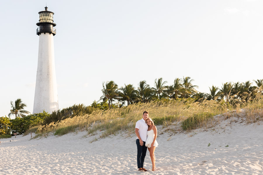 couple posing at cape florida lighthouse