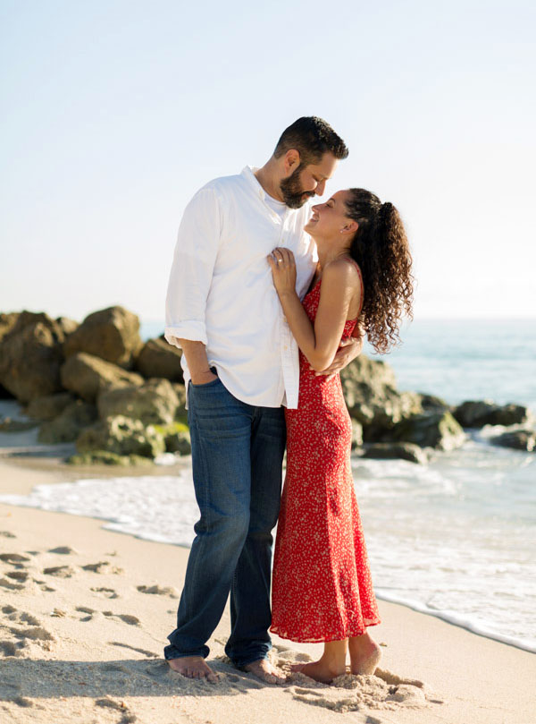 What to Wear to a Couples Photo Session: 10 Tips on outfit colors